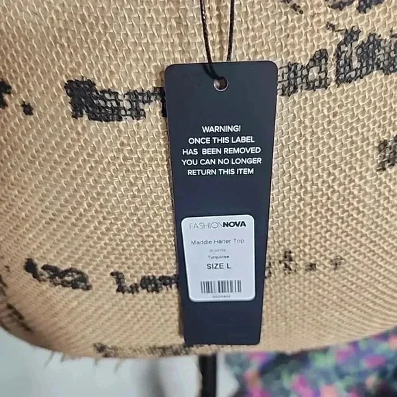 Nwt! Fashion Nova Cropped Halter top. Large - Picture 7 of 7